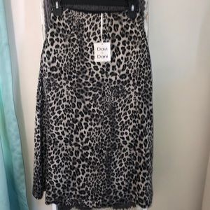 Amazing NWT animal print skirt with pockets